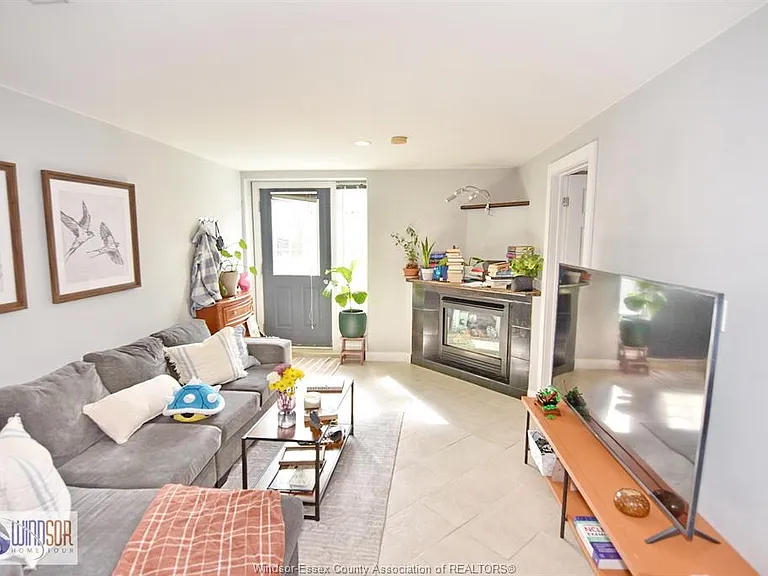 1003 Silverdale Dr #B — Photo 10