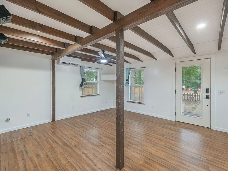 271 Bracewell St — Photo 10