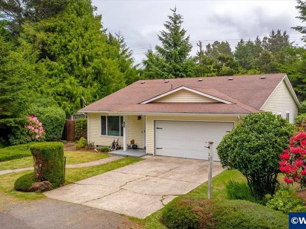 50 Ridge Pl, Depoe Bay, OR 97341