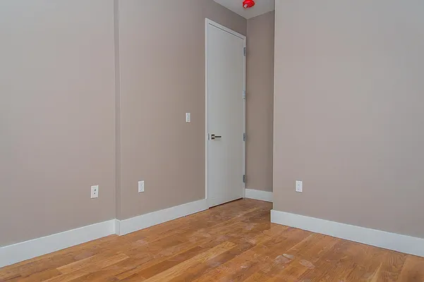 Rented by Nooklyn NYC LLC | media 25