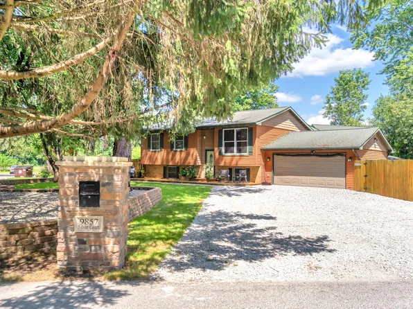 9857 Silver Ct, Demotte, IN 46310