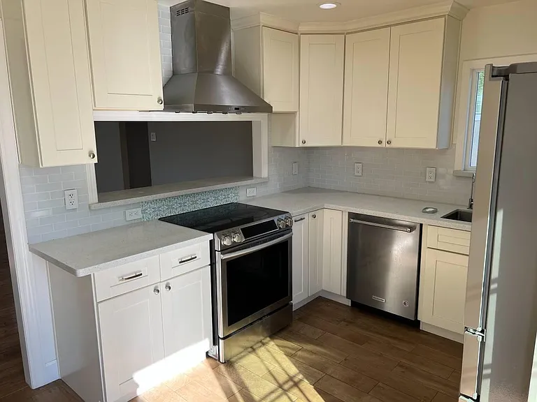 2816 Ruth Ct — Photo 2