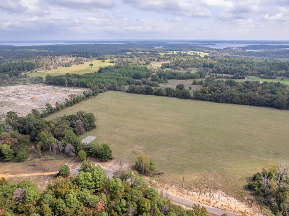 3rd image of Private Road 8102