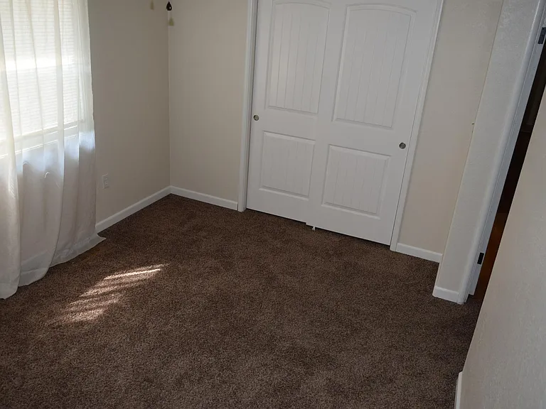 12010 Woodbine Ln SW — Photo 5