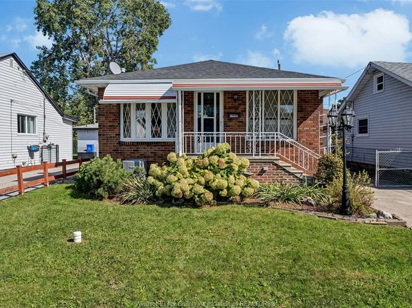 1720 Central Ave, Windsor, ON N8Y 3W2