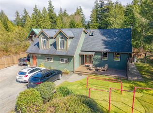 1108 Abraham Dr, Tofino, BC V0R 2Z0