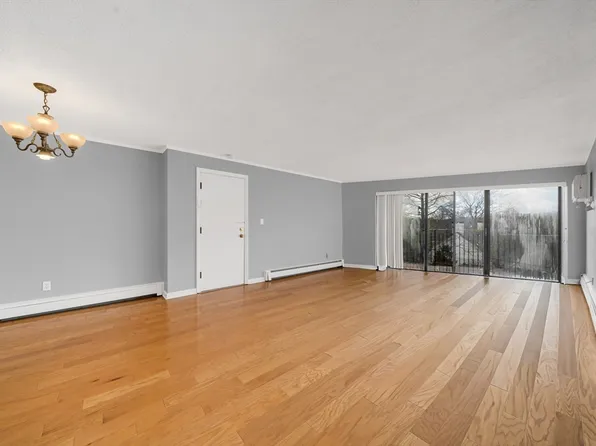 27 Alpine St APT 11, Malden, MA 02148