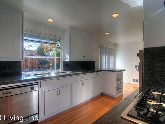 2nd image of 3360 Walton Way