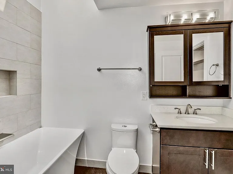 1304 Holbrook St NE #3 — Photo 22
