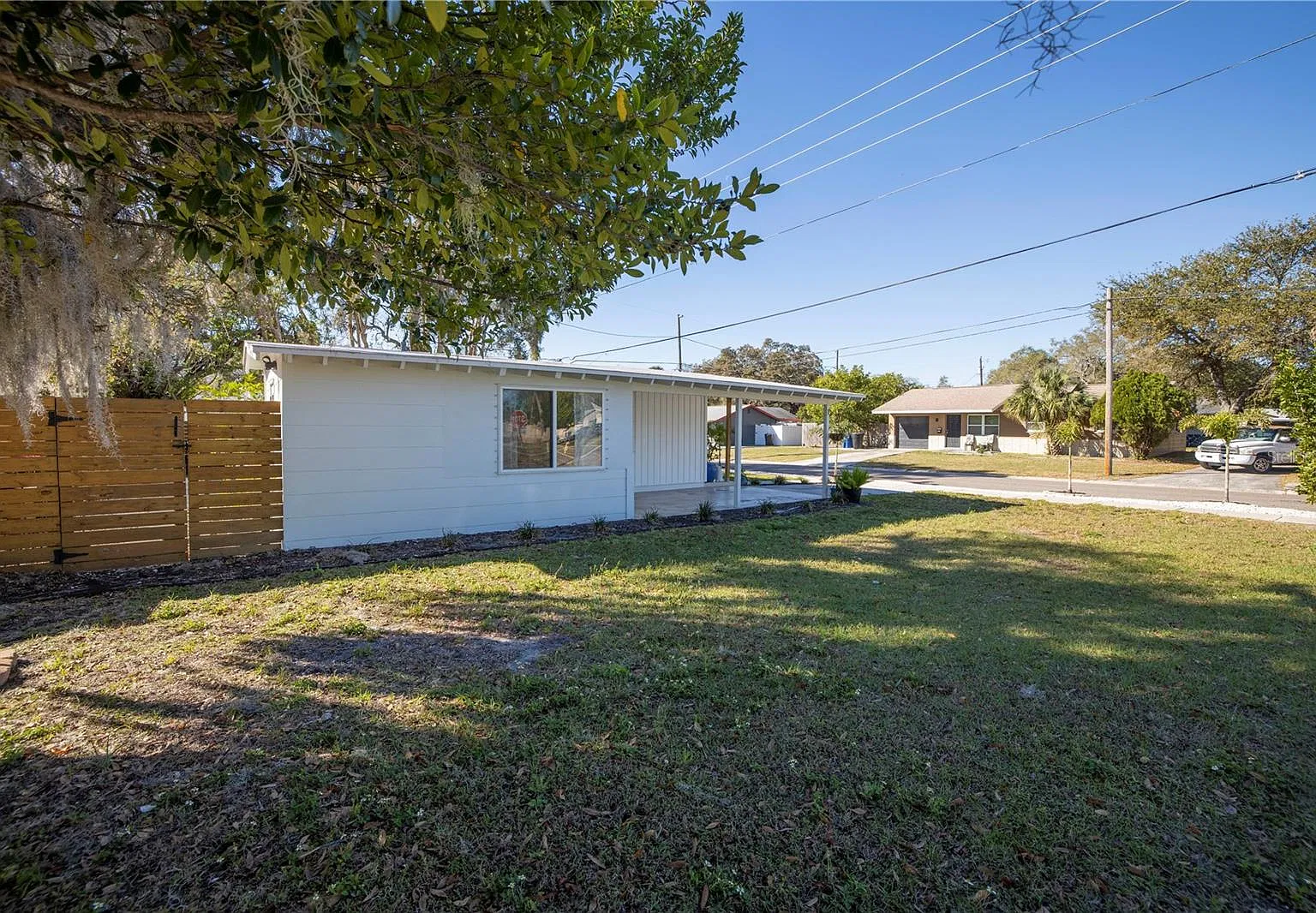 3 bed, 875 sqft, $3,000 — Photo 2