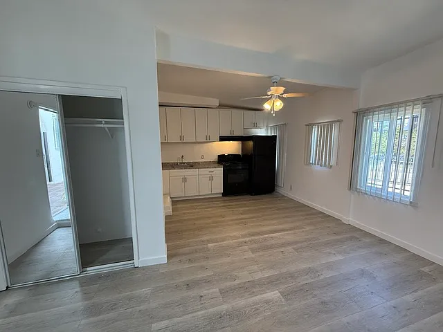 10809 Lindbrook Dr #10 — Photo 2