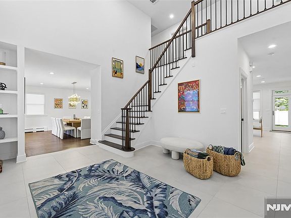 3rd image of 337 Franklin Street