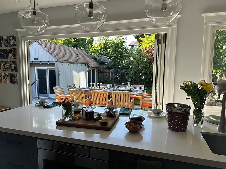 5832 Lawton Ave — Photo 3