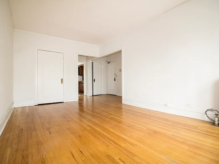 534 - Living Room