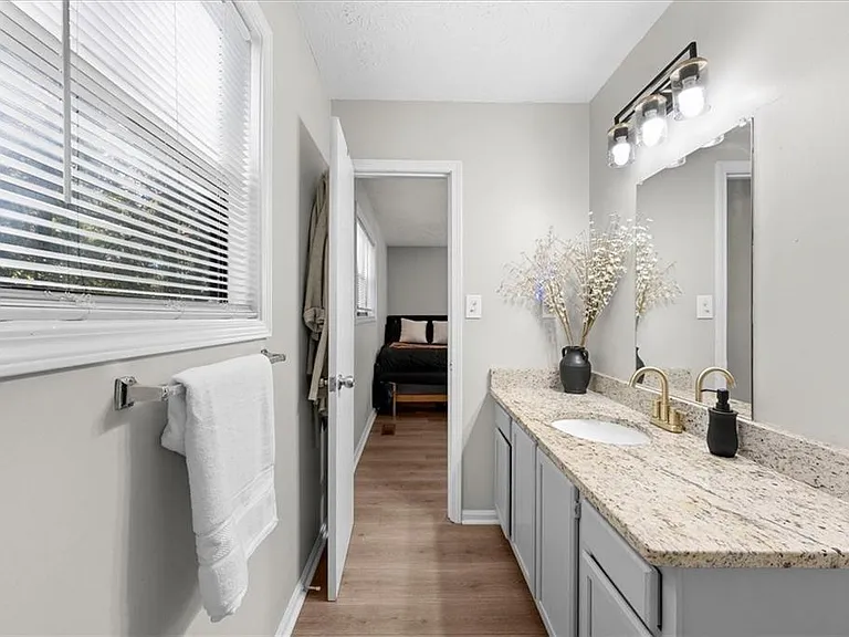 4041 Woodbridge Ct — Photo 18