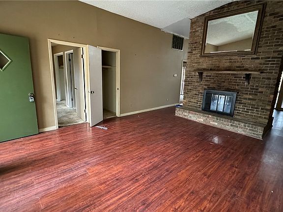 2nd image of 10 Arnold Ln