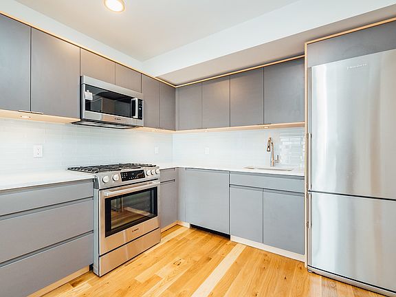 4th image of 111 Clarkson Ave Penthouse B