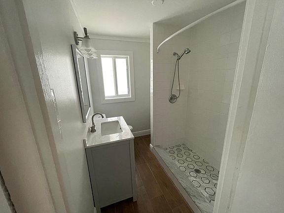 5th image of 2311 NE Park St Unit B