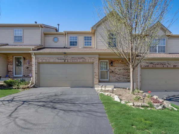 973 Old Oak Cir, Algonquin, IL 60102