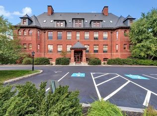 33 Forest St APT 311, Lexington, MA 02421