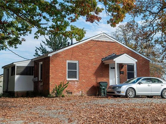 2nd image of 221 Willow Ave