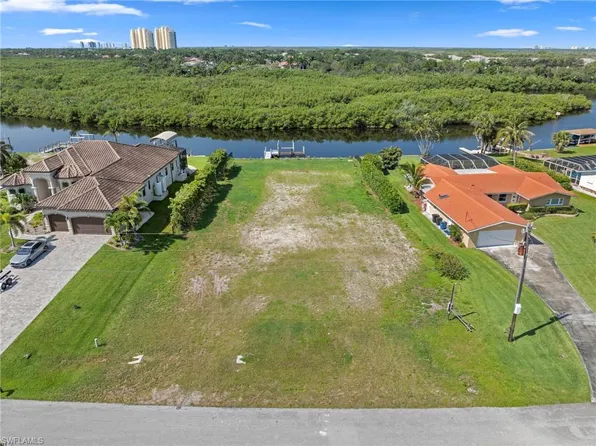 4947 Riverside DR, ESTERO, FL 33928