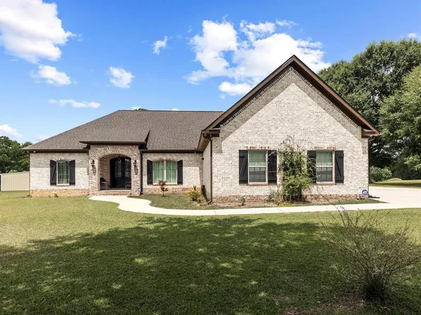 576 S County Road 33, Ashford, AL 36312