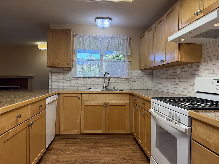 1701 Antoine Ave — Photo 5