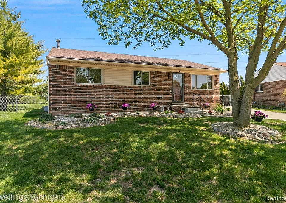 1949 E Roundtable Dr, Canton, MI 48188 Zillow