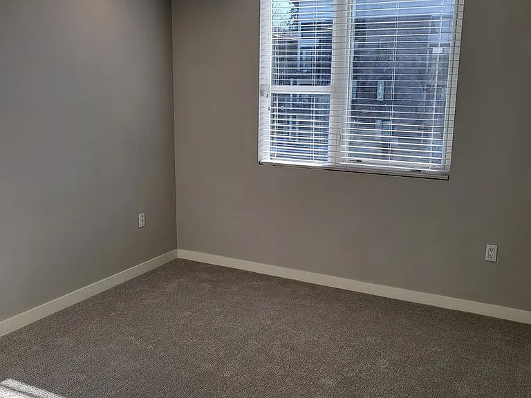 Pacific Ridge Apartments — Photo 42