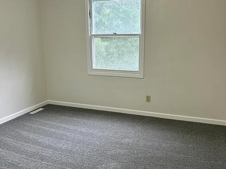 1320 E Elmhurst Ave — Photo 5