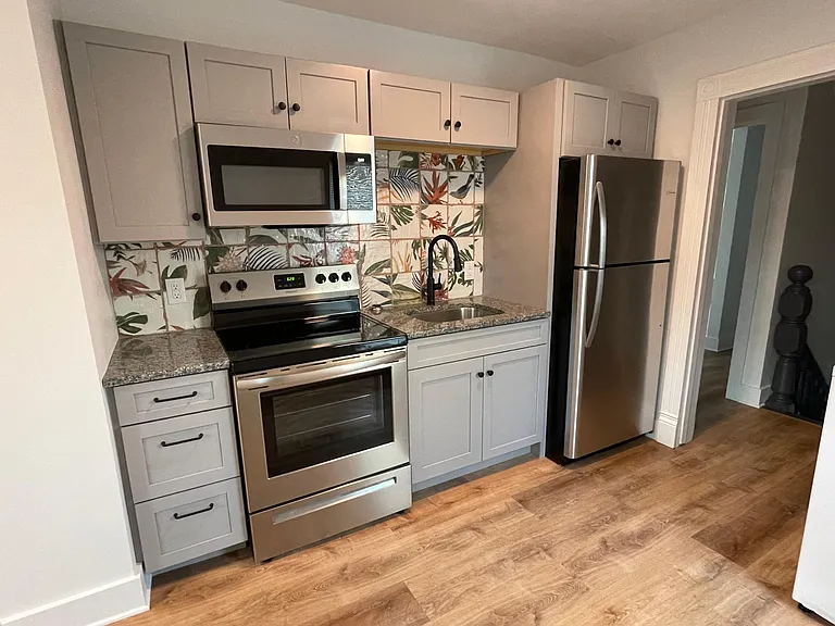 19 Saint John Ave — Photo 8