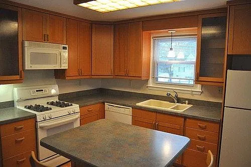 3 bed, 1200 sqft, $4,000 — Photo 2