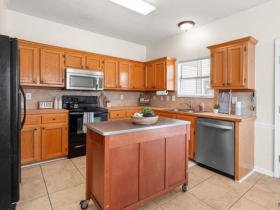 5th image of 7517 Hickory Ridge Dr