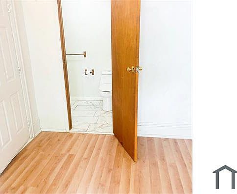 3rd image of 1317 6th St #4