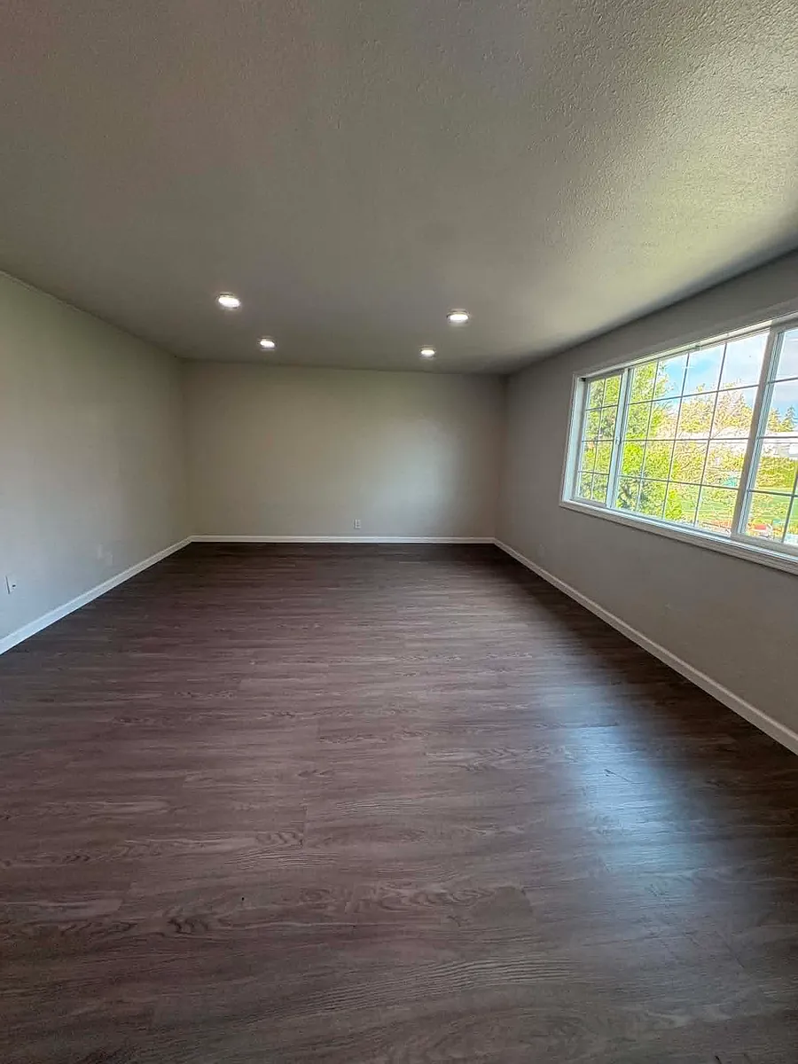 Building Photo - 1442 E 18th Ave #16