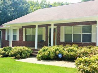 180 Wagon Wheel Dr, Rex, GA 30273