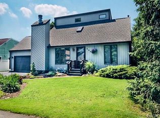 205 Miles Ave, Fayetteville, NY 13066
