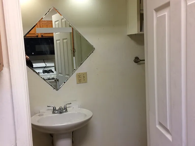 508 W Clinton St — Photo 11