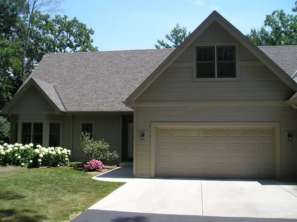 1241 Wilderness Trl, Delafield, WI 53018