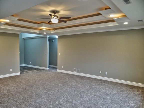 4th image of 270 Davis Dr
