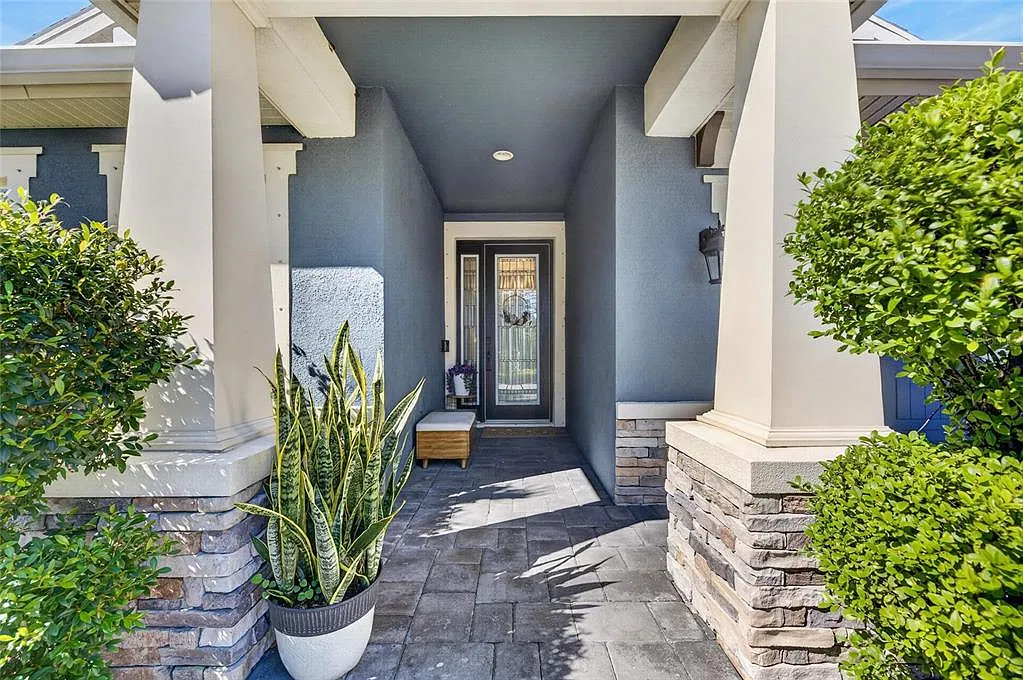 4 bed, 3.0 bath, 2074 sqft, $4,000 — Photo 4