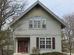 2 Lincoln PARKWAY, Williams Bay, WI