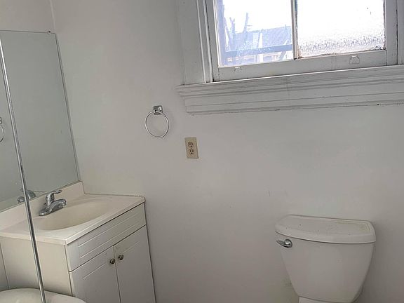 5th image of 2362 Wheeler St APT 2