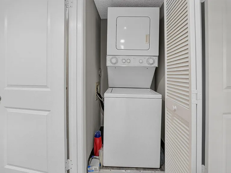 7473 Glendevon Ln #402 — Photo 33