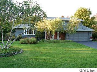 7593 Cavalry Cir, Manlius, NY 13104