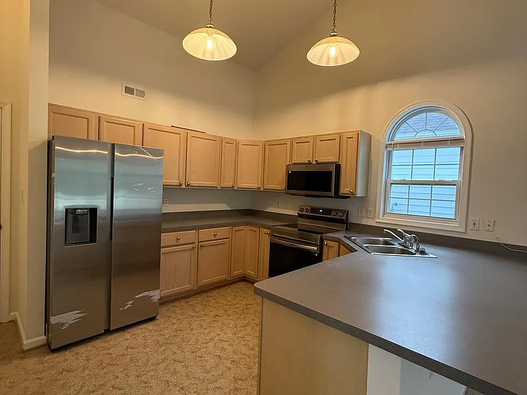 11707 Collinwood Ct — Photo 5