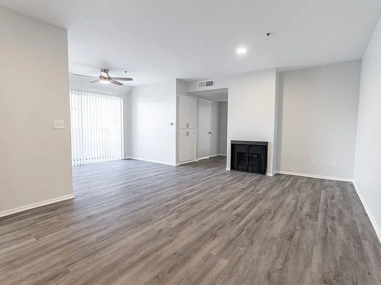 4444 Ensign Avenue — Photo 29
