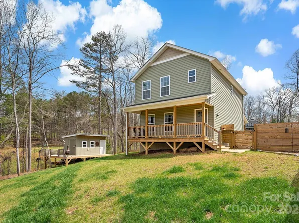 28 Whittier Dr, Alexander, NC 28701