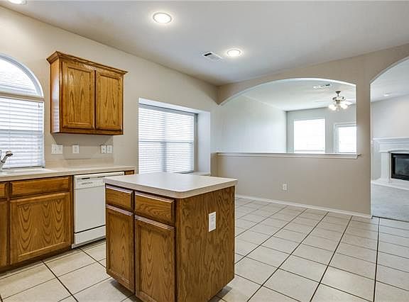 5th image of 2113 Trina Dr